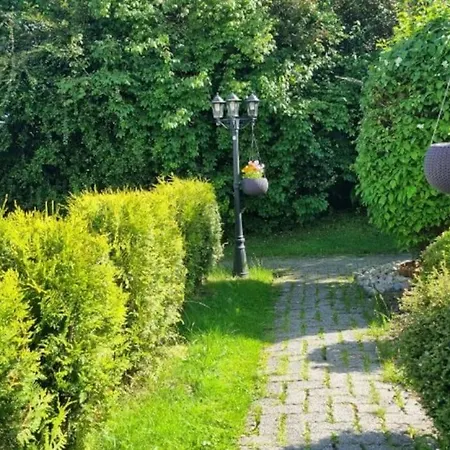 Cheerful 3 Bedroom With Hot Tub Hotel