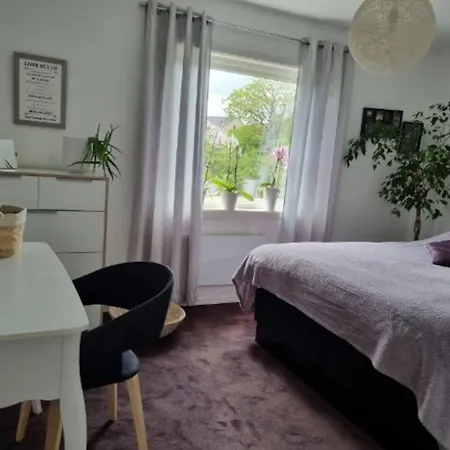 Cheerful 3 Bedroom With Hot Tub Hotel 4*