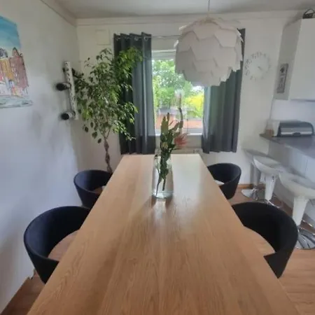 Cheerful 3 Bedroom With Hot Tub Hotel 4*